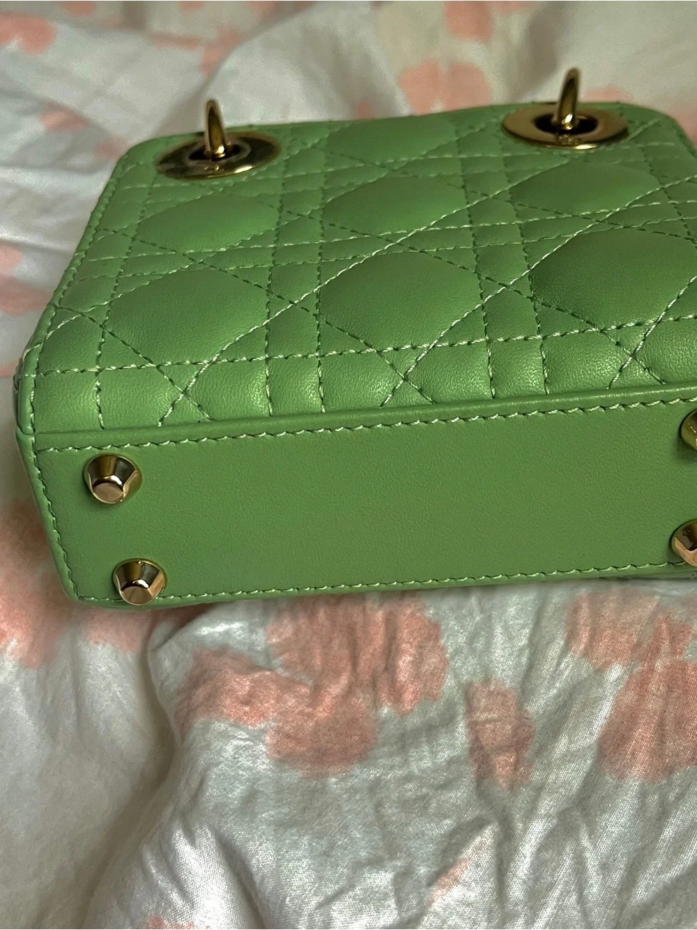 Lady Dior Lambskin quilted bag with Gold Hardware - Picture 4 of 9